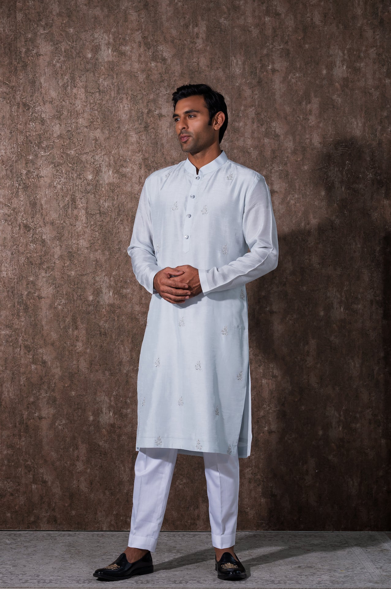 aayan-light-blue-handcrafted-kurta-02.jpg