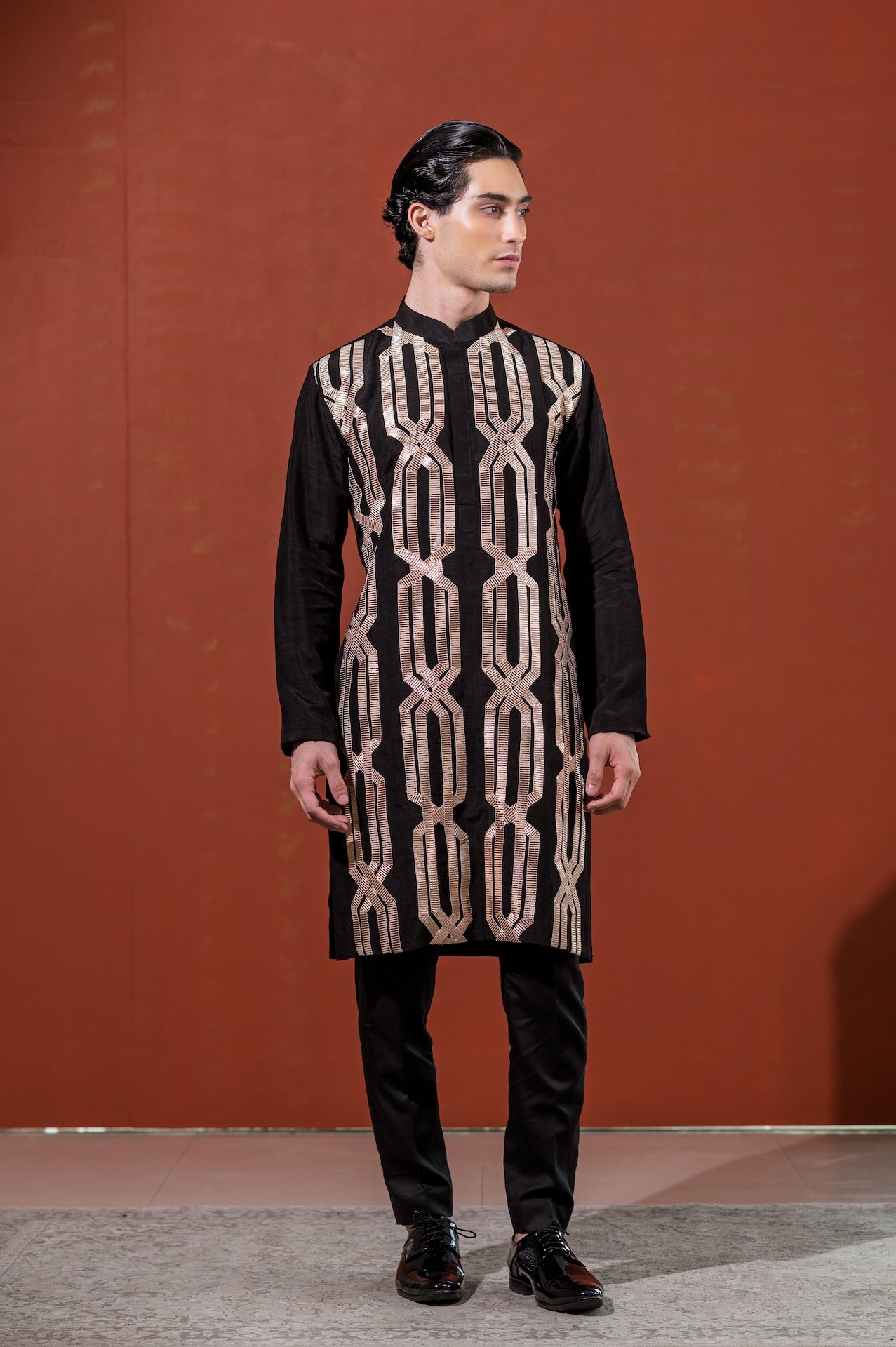 kaizaad-black-kurta-gold-detailing-01.jpg