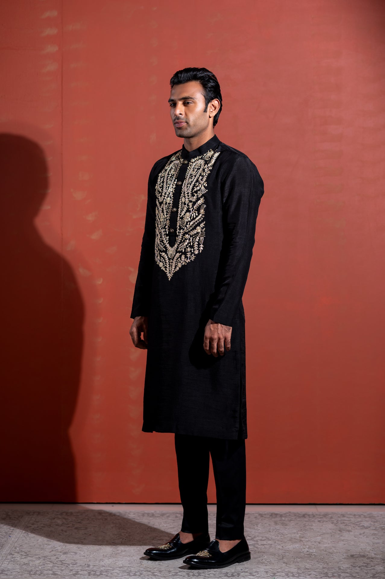 rajbeer-black-kurta-gold-embroidery-02.jpg