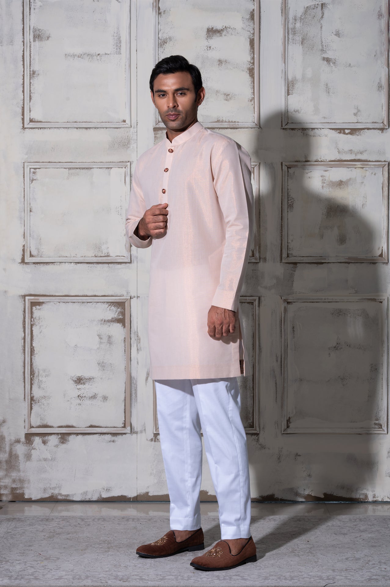 yuvan-rose-gold-silk-kurta-banarasi-detail-02.jpg